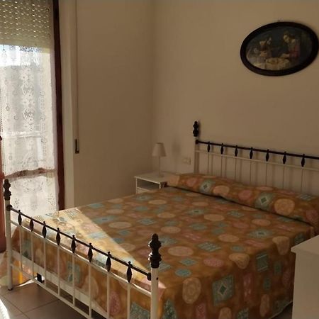Appartamento Marcella A Due Passi Dal Mare 마르첼리 외부 사진